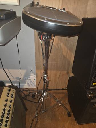 Roland hpd 20 handsonic with stand 1