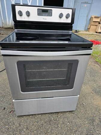 5th Burner Warming Zone Whirlpool Electric Glasstop Stove 1