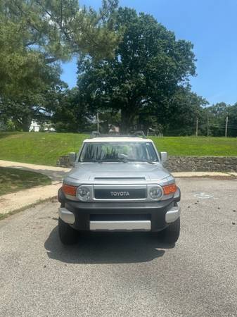 2008 toyota fj cuiser clean - $8,999 (Yonkers)63654717997313122