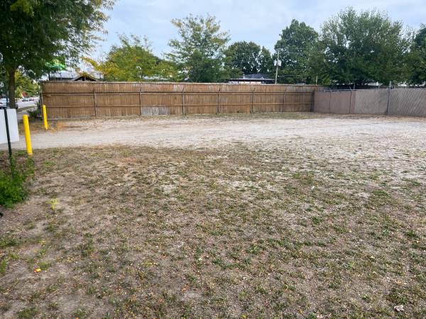 $1,300 / 10800ft2 - 10,800 sq ft Parking Lot for Rent (fort wayne)63953481837058120