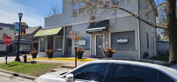 $2,800 ESPACIO COMERCIAL PARA OFICINAS U OTROS APRX 800 + PIES CUADRADOS + sótano completo.- (Evanston,)63844193394177120