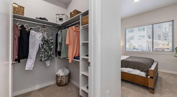 $2,403 / 2br - 1094ft2 - Fiberoptic Internet! Quartz Countertops! Modern, Spacious Living! (Harris Ranch)63794970406913122