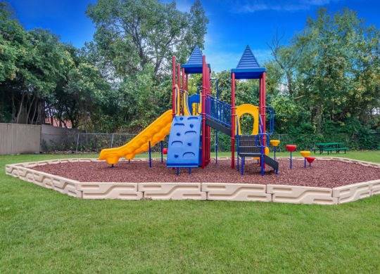 $1,830 / 2br - 1374ft2 - 2/BD, Área de juegos, en Richardson TX (613 Clearwood Drive, Richardson, TX)63846411576449120