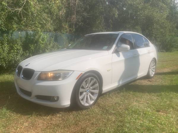 2011 BMW 328i ¡Excelente! Pocas millas y funciona perfecto. Conduce como un sueño. - $8,80062971999616387122