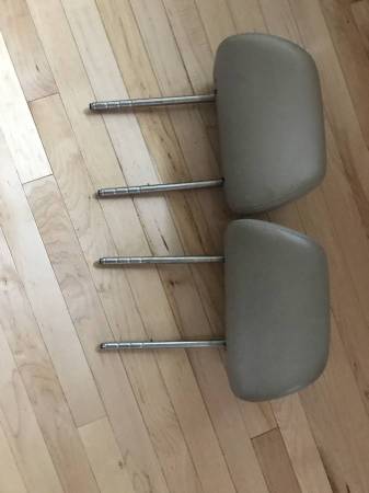 set of front headrests from a VW MK4 in beige leather 1
