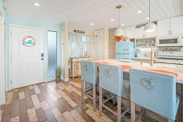 $8500.00 / 2br - 1250ft2 - Charming Ocean View 2 Bed 2.5 Bath Townhouse63657226293505121
