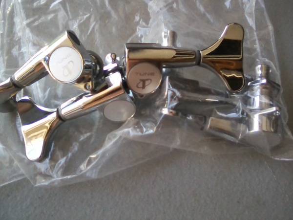 GUITAR TUNERS - $55 (Chatsworth)63471472460417124