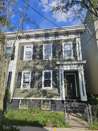 $2,500 / 2br - 900ft2 - For Rent – Available Soon! (Somerville)63828338296579120