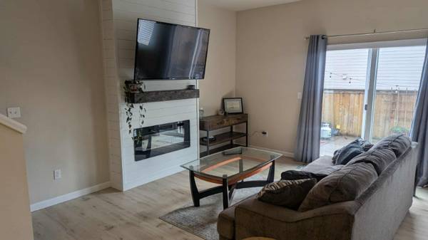 $2650.00 / 3br - 1550ft2 - Home on Pond63999453170307123