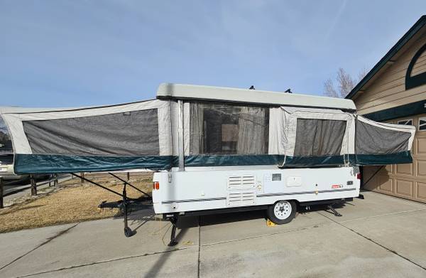 2001 colman pop up trailer 1