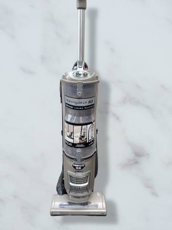 Shark Navigator DLX 1