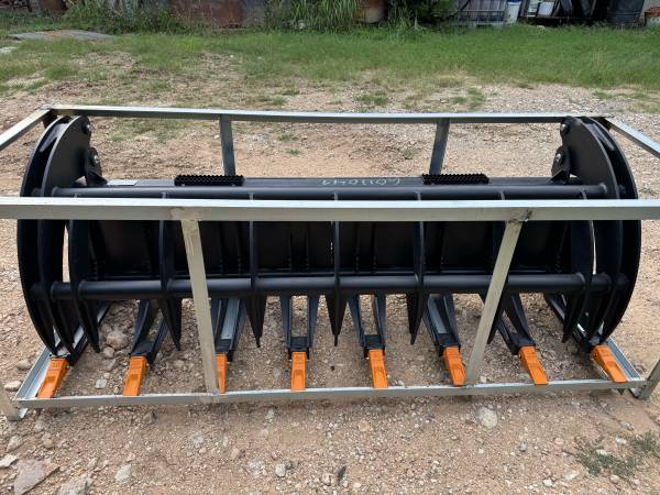 New Rock Grapple Attachment - $3,500 (San Antonio)62972002984963123