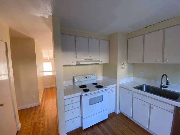 $3,950 / 2br - 1200ft2 - $3950 (Carmel) 2-Bed, 1.5 Bath Light-Filled Town House (High Meadows) (Carmel)64054766565891123