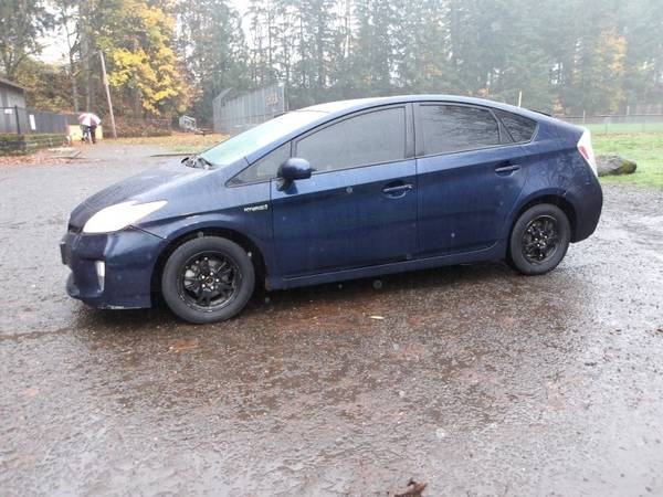 13 TOYOTA PRIUS HYBRID + EASY FINANCING AVAILABLE $1000 DOWN 1