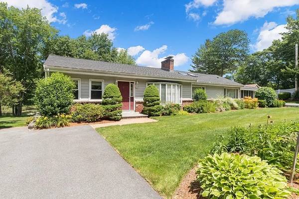 $1,199,995 / 3br - 2556ft2 - Impecable vivienda unifamiliar, mini-estancia/centro vacacional, privacidad, piscina, bañera de hidromasaje (Middleton, MA)63828617030019121