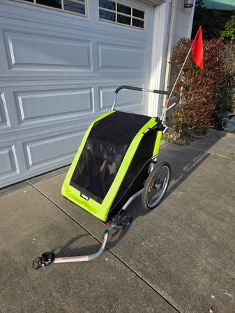 Thule bike trailer 2 seat 1