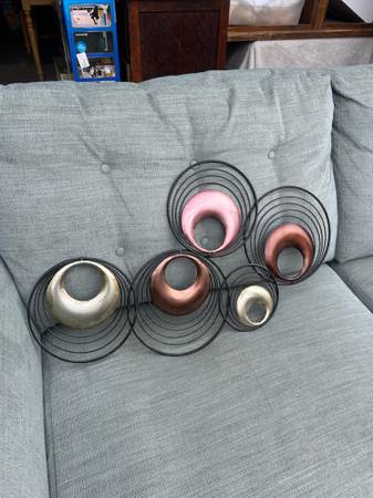 Metal mid-Century style circle wall art 1