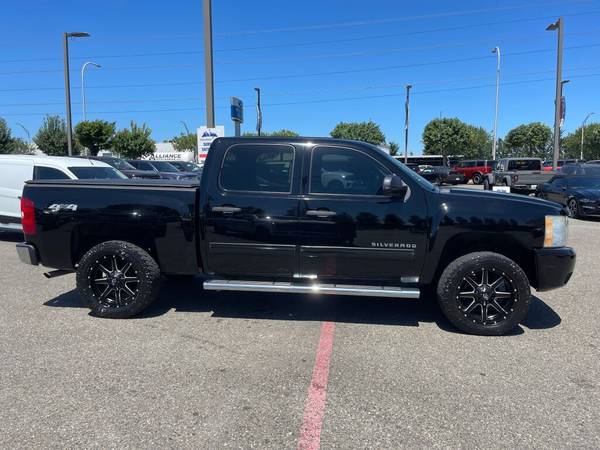 2011 Chevrolet Silverado 1500 LT - $15,991 (_Chevrolet_Silverado 1500_)63623125219459123