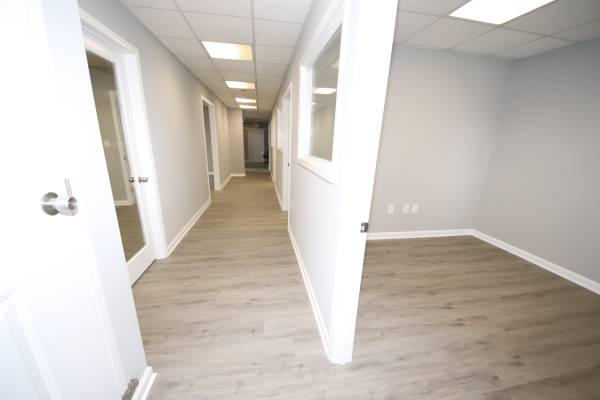 $3,400 / 3400ft2 - Recién renovado en Holabird, ¡¡¡Estacionamiento privado!!! (6718 Holabird Ave)63694946035201124