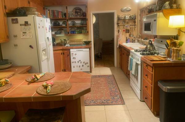 $650 / 3br - 250ft2 - Private furnished guest room month to month (Santa Fe)63806019892611122