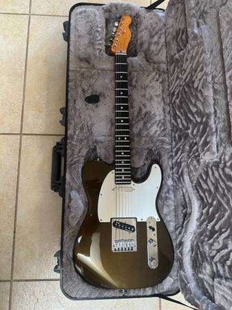 2025  FENDER AMERICAN ULTRA II.  TEXAS TEA COLOR 1