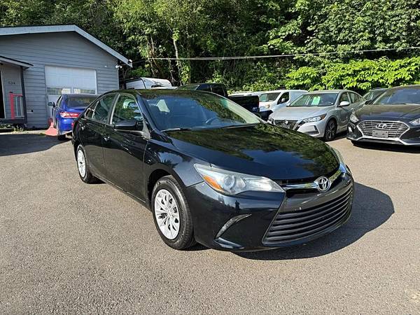 2016 Toyota Camry LE Sedan 4D - $13700.0063623493821185122