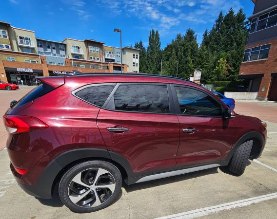 Hyundai  SUV 2018 - $16,000 (Bellevue)63469617378049122