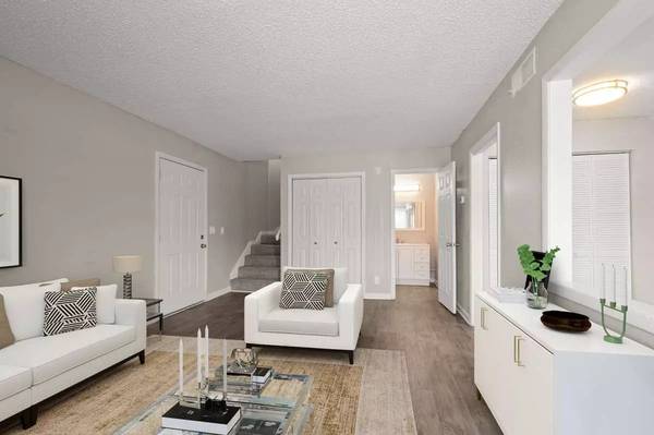 $1,522 / 2br - 1300ft2 - Home is Where the Heart is – Make Yours Shine Brightly Here! (Nashville)63680411758211122