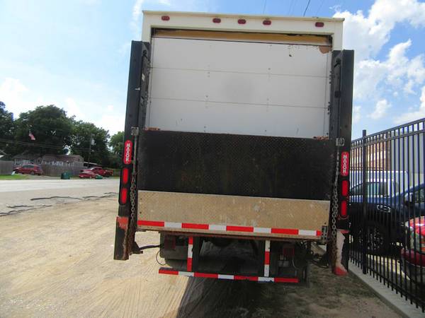 2009 Ford Super Duty F-750 - Photo 5