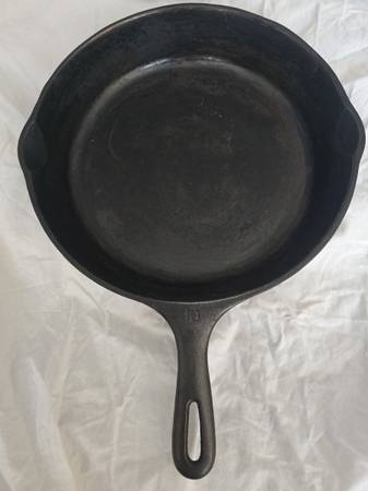 Wagner Ware Cast Iron Skillet No. 10 Unmarked 12" 1