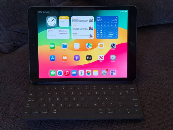 📱 Apple iPad 8th Generation – 32GB Wi-Fi – Excellent