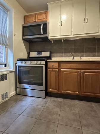 $2,400 / 1br - Spacious and Quiet 1BR on 81st Street in Jackson Heights! (Jackson Heights)63854288364931124
