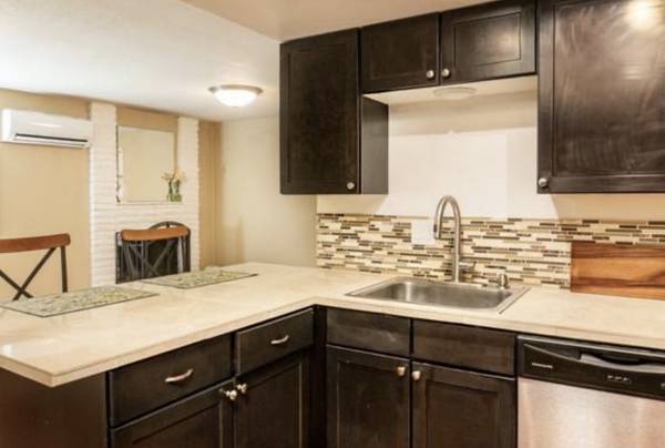 $950 / 1br - Master BR w/Private Bath in 4BR Home (Churchill)63977276912515122