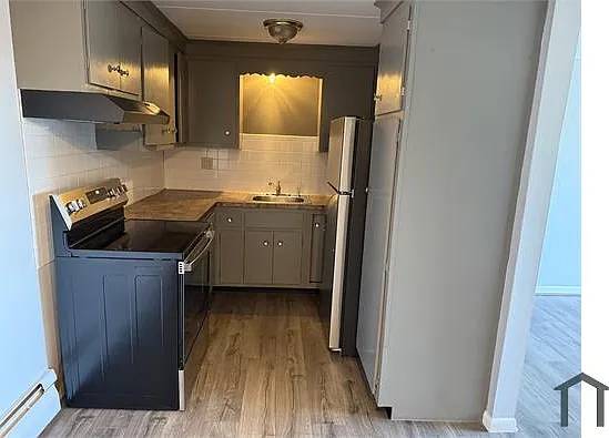 $1 / 2br - 795ft2 - "Top-Floor Gem: Renovated Kitchen, Quick Commute, Peaceful Porch!" (Randolph)64186293740419123