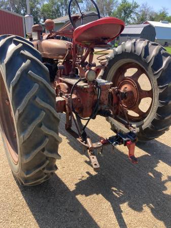 1946 H Farmall Tractor - $65063471124541187122