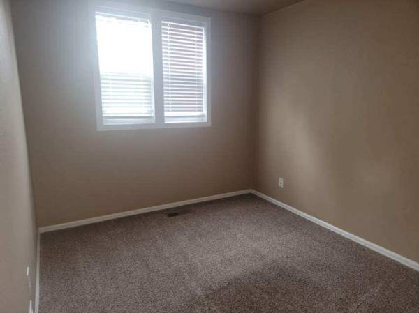 $1200.00 / 1br - 520ft2 - Updated cottage near Olympic Training Center63687136746497124