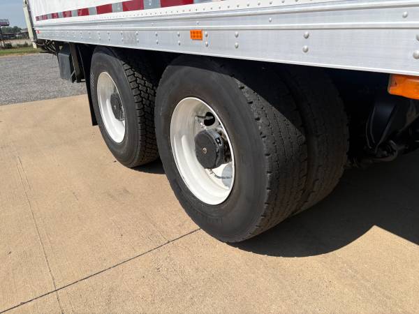 2018 Freightliner M2 106 Tandem - Photo 8