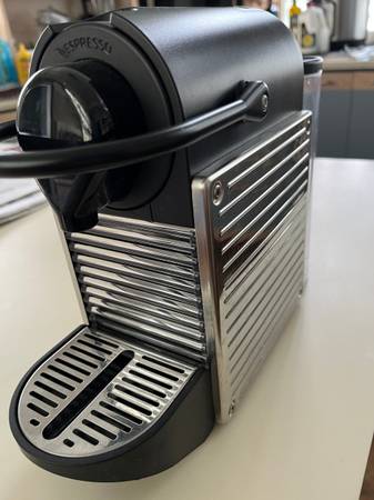 Nespresso Pixie machine 1