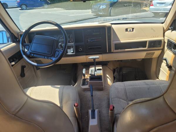 Jeep Cherokee SE 4x4 de 1996; 95 mil millas - $6,000 (Lake City)63469776646915124