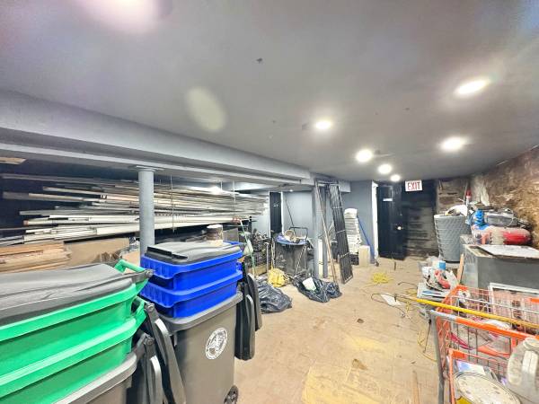 $5,500 / 2000ft2 - SUPER UPSCALE 2000sq ft WITH BASEMENT MAXIMUM EXPOSURE LOW PRICE BUSY (CLINTON HILL)63945494664195122