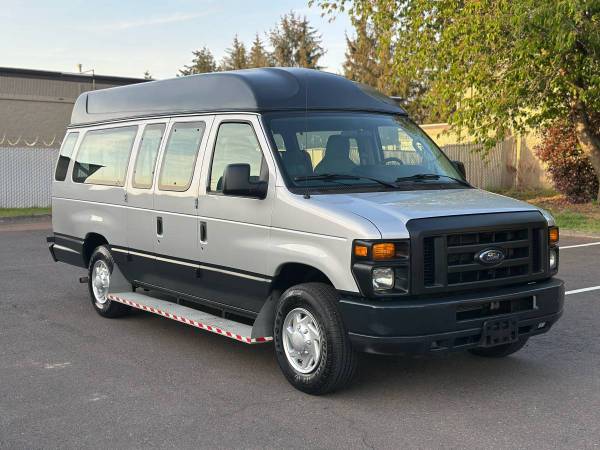 2011 Ford Econoline E250 Wheelchair Van - 1 OWNER / ONLY 49K MILES - $29,991 (Hillsboro Wheelchair Vans)63441466183811123