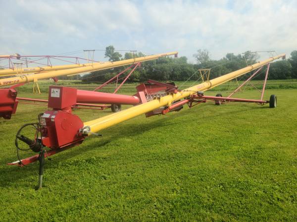 Used Westfield 10x81 MK with swing hopper 1