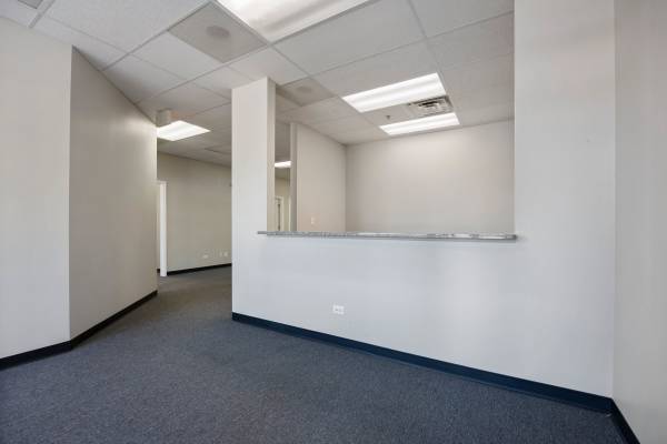 $2,900 / 2333ft2 - Turnkey Office Space for Lease in Downtown Lisle Business District – 2 (Lisle)63959879576194121