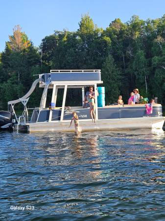 2022 Tahoe upper deck with slide, 400 hp and trailer 1