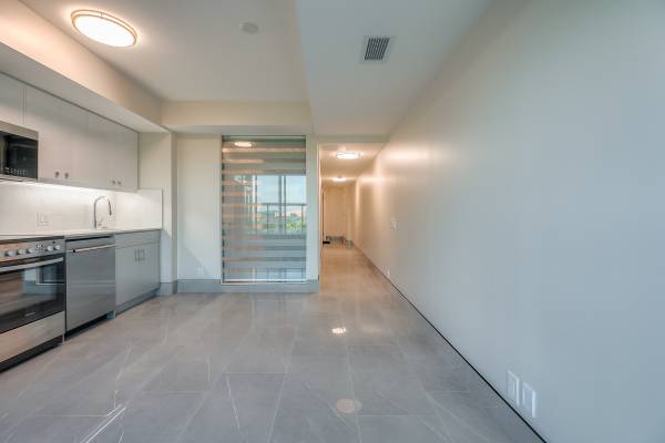 2 Manderley Dr - 704 5