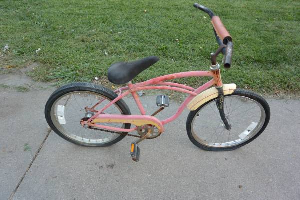 BOYS 20 INCH VINTAGE SCHWINN TORNADO 1