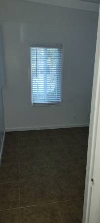 $1,450 / 1br - 1 Bedroom with Electric Included; No First or Last (Pompano Beach)63983673739139123