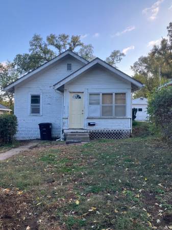 $1,200 / 2br - 1100ft2 - 2 dormitorios 1 baño con garaje independiente para un automóvil (Omaha)64307612586499120