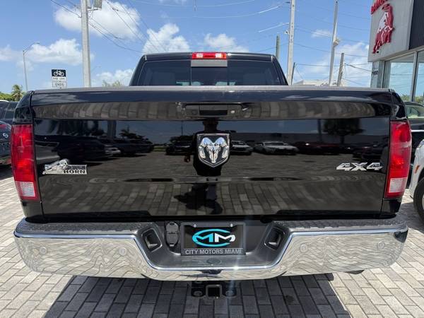 2018 RAM 1500 4x4 4WD camioneta Dodge BIG HORN - $16,777 (City Motor Miami LLC)63489664899715124