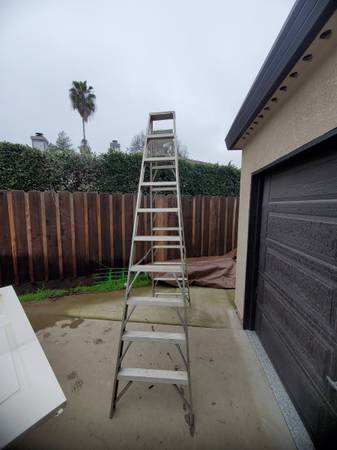 10 ft. A-frame ladder with delivery 1